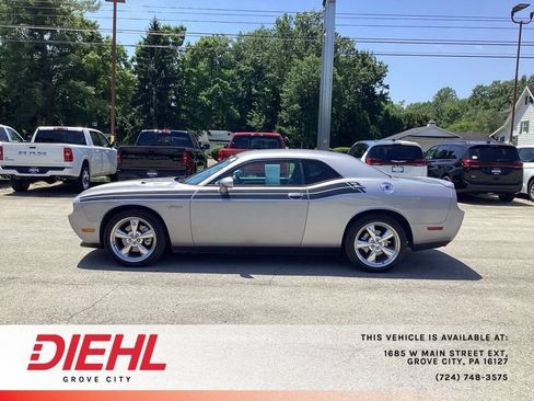 Used 2011 Dodge Challenger R/T RWD image 4