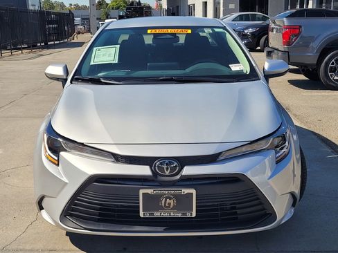 Used 2024 Toyota Corolla LE image 2
