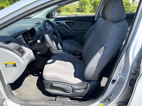 Used 2013 Hyundai Elantra GLS w/ Preferred Pkg FWD image 10