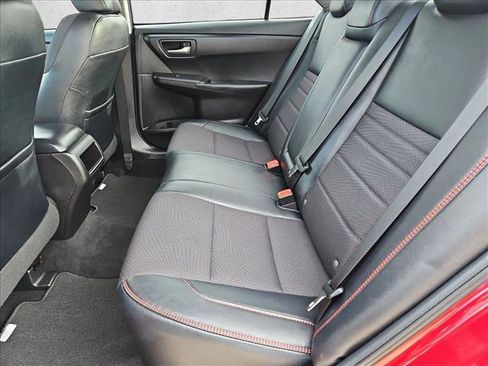 Used 2017 Toyota Camry SE image 18