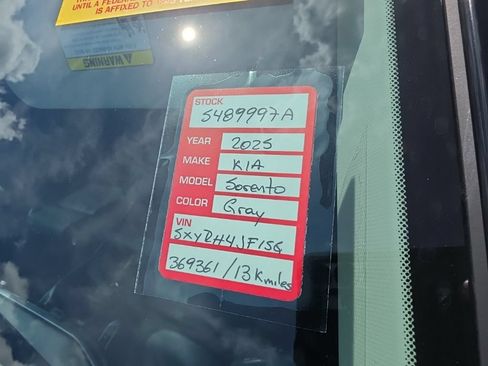 Used 2025 Kia Sorento EX w/ Panoramic Sunroof Package FWD image 10