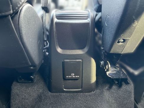 Certified 2018 Buick Encore Essence FWD image 22