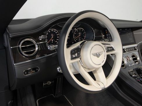 Used 2021 Bentley Continental GT image 23