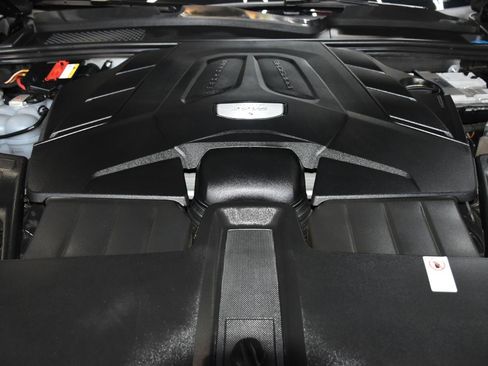 Used 2020 Porsche Cayenne S w/ Premium Package AWD/4WD image 27