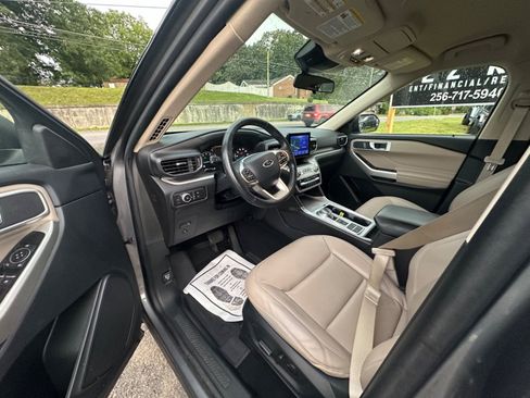 Used 2021 Ford Explorer XLT w/ Equipment Group 202A RWD image 9