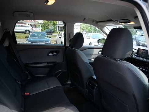 Used 2022 Nissan Rogue SV AWD/4WD image 24