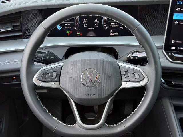 Used 2026 Volkswagen Tiguan SE FWD image 12