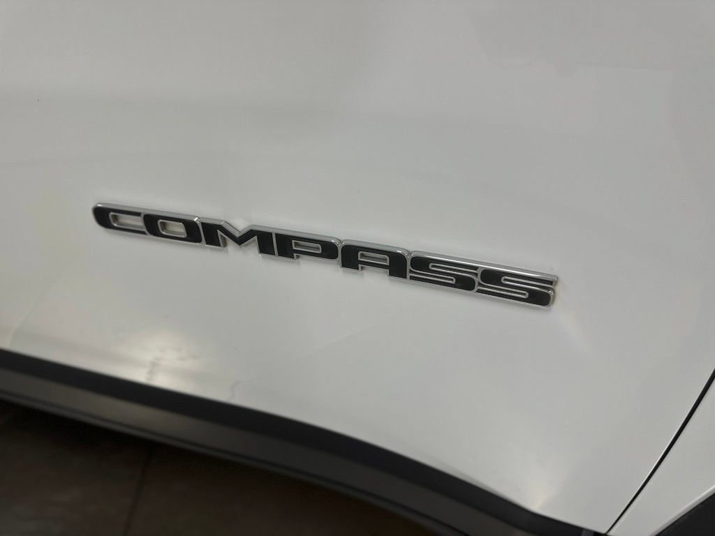 Used 2025 Jeep Compass Limited AWD/4WD image 24