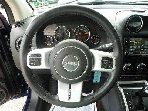 Used 2016 Jeep Compass High Altitude AWD/4WD image 23