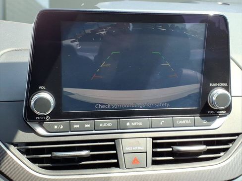 Used 2024 Nissan Altima 2.5 SR FWD image 19