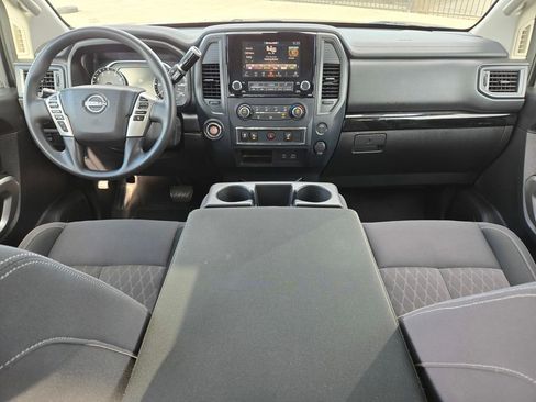 Used 2023 Nissan Titan SV image 11