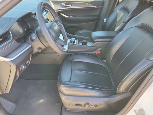 Used 2024 Jeep Grand Cherokee L Limited w/ Luxury Tech Group II image 6