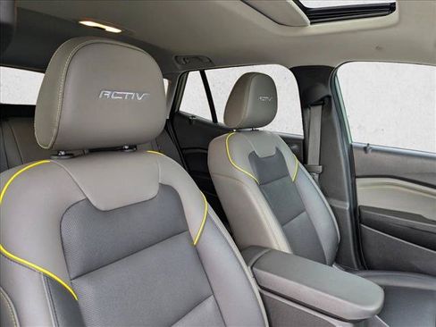 Used 2025 Chevrolet Trax ACTIV w/ Sunroof Package FWD image 21