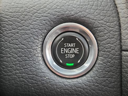 Used 2021 GMC Yukon Denali w/ Denali Premium Package AWD/4WD image 35