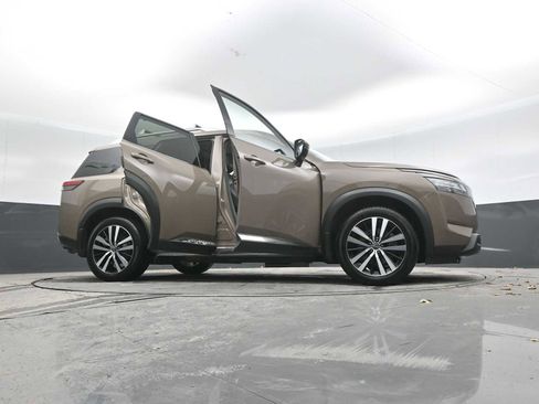 Used 2023 Nissan Pathfinder Platinum w/ Cargo Package image 59