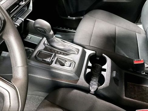 Used 2024 Chevrolet Colorado W/T image 18