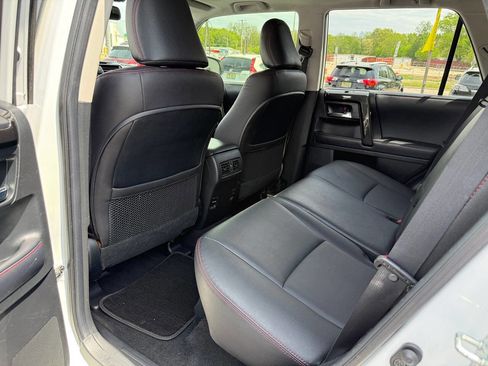 Used 2018 Toyota 4Runner TRD Off-Road Premium AWD/4WD image 27