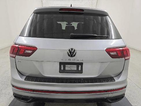 Used 2023 Volkswagen Tiguan SE R-Line image 3