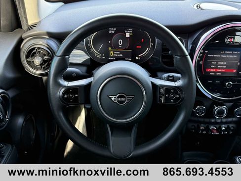 Used 2024 MINI Cooper 4-Door Hardtop image 16