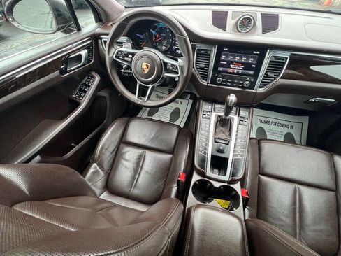 Used 2017 Porsche Macan Turbo image 20