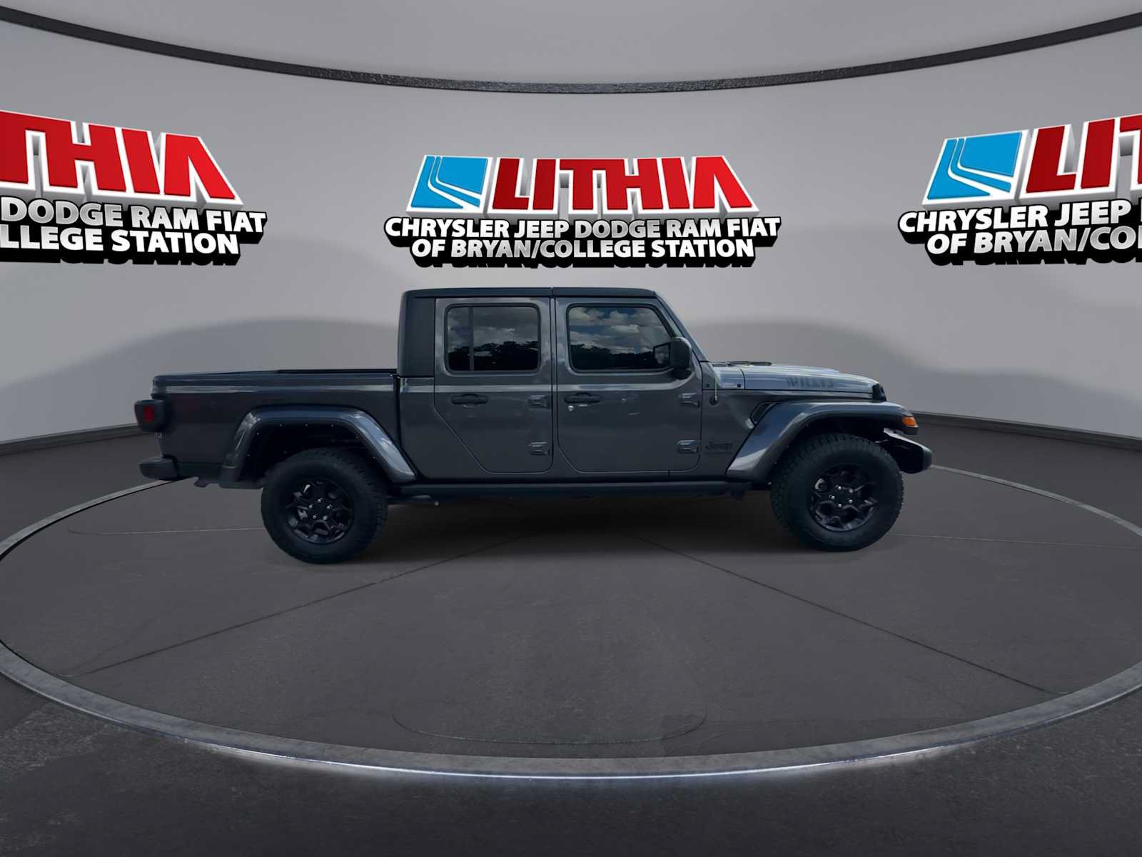Used 2023 Jeep Gladiator Sport AWD/4WD image 9
