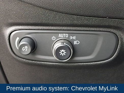 Used 2018 Chevrolet Equinox LT w/ Sun & Infotainment Package image 9