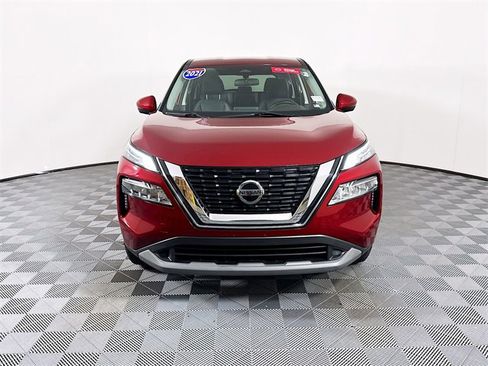 Certified 2021 Nissan Rogue SV image 2