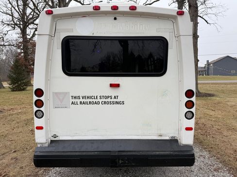 Used 2019 Ford E-450 and Econoline 450 Super Duty w/ Shuttle Bus Prep Package image 7