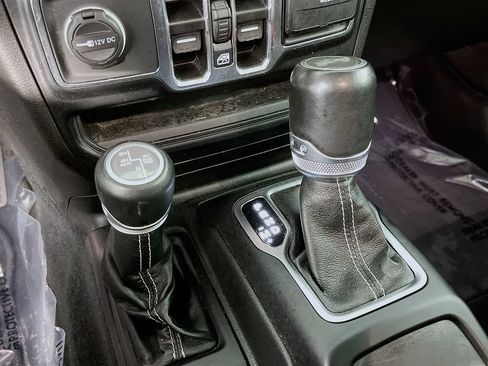 Used 2021 Jeep Wrangler Unlimited Sahara w/ Dual Top Group AWD/4WD image 23