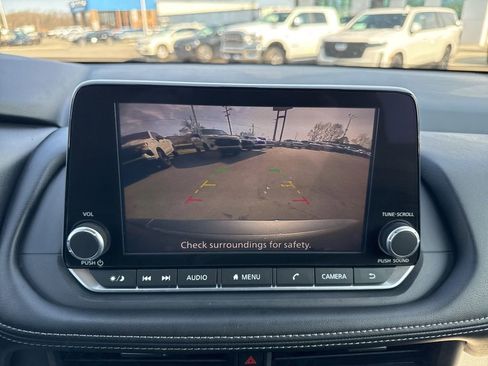 Used 2025 Nissan Rogue SV image 20