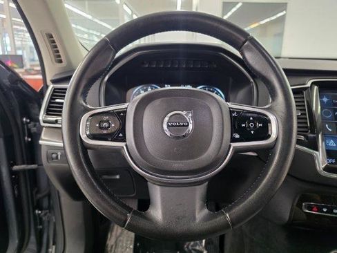 Used 2018 Volvo XC90 T5 Momentum w/ Convenience Package AWD/4WD image 10