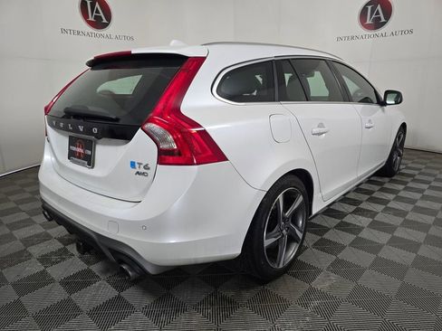 Used 2015 Volvo V60 T6 R-Design Platinum image 4