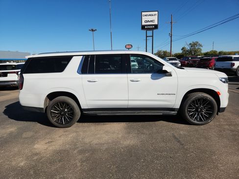 Used 2023 Chevrolet Suburban LT image 5