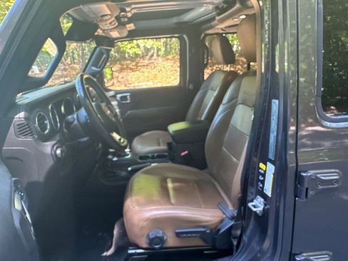 Used 2021 Jeep Wrangler Unlimited Sahara AWD/4WD image 14
