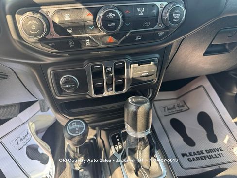 Used 2023 Jeep Gladiator Overland AWD/4WD image 27