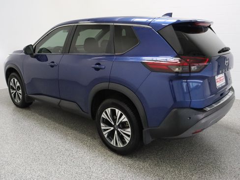 Used 2023 Nissan Rogue SV FWD image 9
