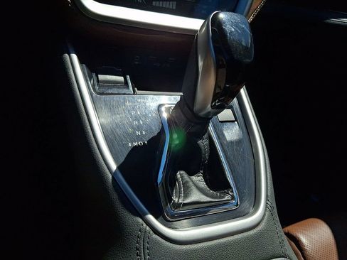 Used 2020 Subaru Outback Touring AWD/4WD image 16