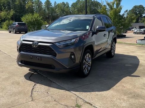 Used 2022 Toyota RAV4 XLE Premium image 2