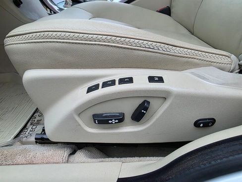 Used 2015 Volvo XC70 T6 Platinum w/ Protection Package image 35