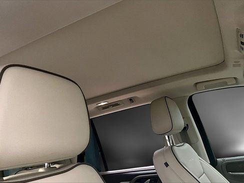 Used 2022 GMC Yukon Denali w/ Denali Premium Package image 29