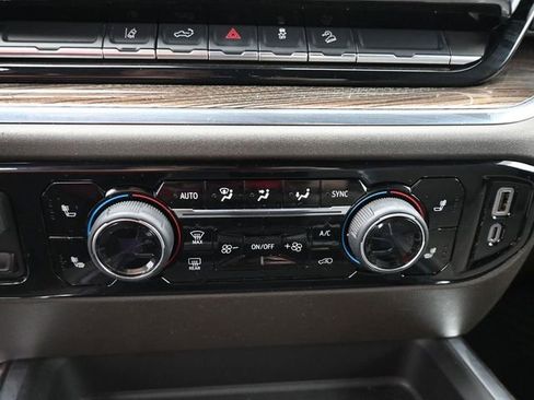 Used 2025 Chevrolet Silverado 2500 LT image 18