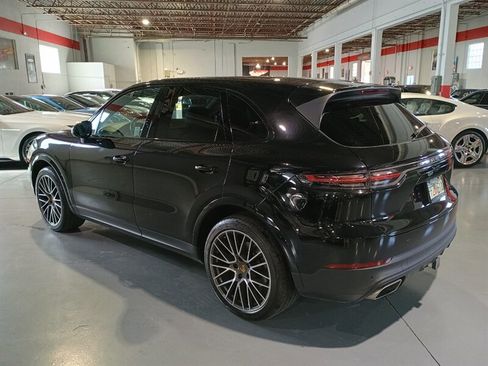 Used 2019 Porsche Cayenne AWD/4WD image 3