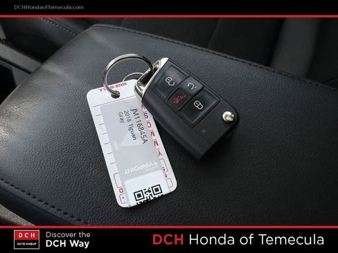 Used 2018 Volkswagen Tiguan SE w/ Panoramic Sunroof Package FWD image 15