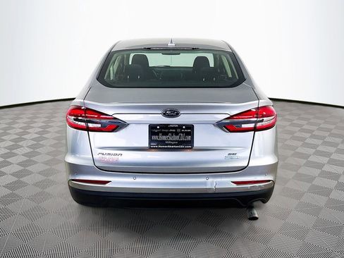 Used 2020 Ford Fusion SE FWD image 6