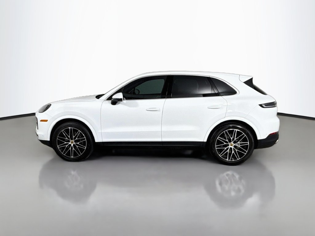 Used 2024 Porsche Cayenne AWD/4WD image 8