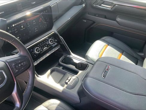 Used 2025 GMC Sierra 2500 AT4 w/ AT4 Premium Plus Package AWD/4WD image 15
