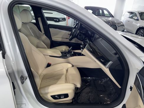 Used 2023 BMW 540i w/ Convenience Package RWD image 12