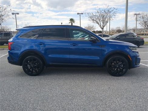 Used 2021 Kia Sorento SX image 3