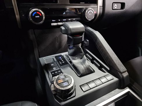 Used 2024 Toyota Tacoma TRD Off-Road image 15