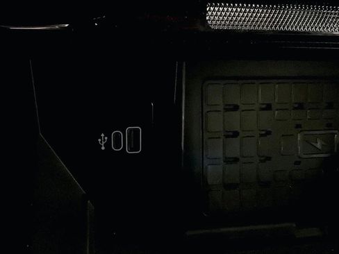 Certified 2025 Ford F150 Raptor image 31